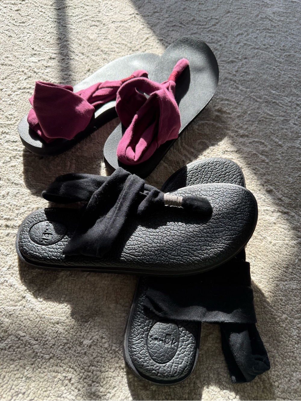 Bundle of 2 Sanuk Yoga Sling 2 Sandals in Black and Maroon colors - Picture 1 of 9